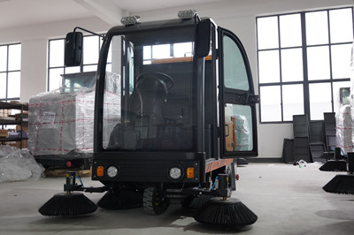 環(huán)境保護(hù)離不開榮事達(dá)駕駛式掃地機(jī)