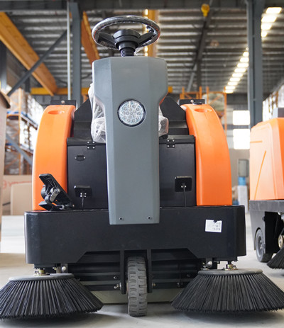 小型清掃車的選擇:效率與環保并重
